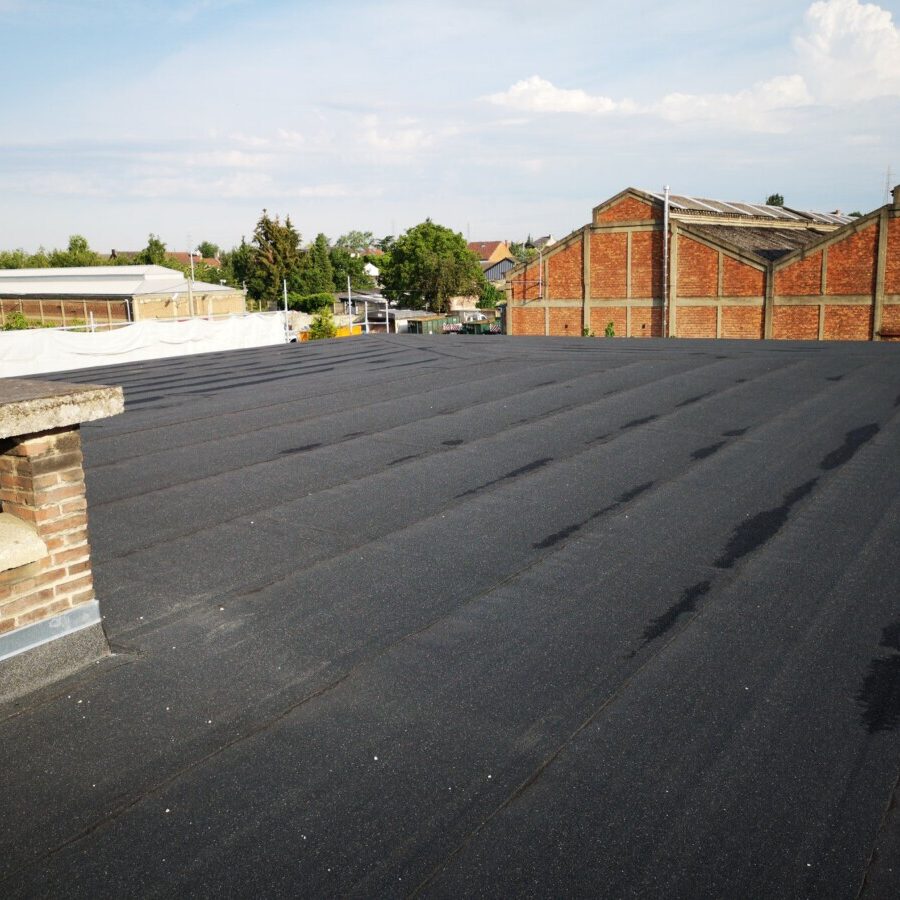 Maison communale de Châtelet - Toiture plate - Membrane d'étanchéité bitumineuse